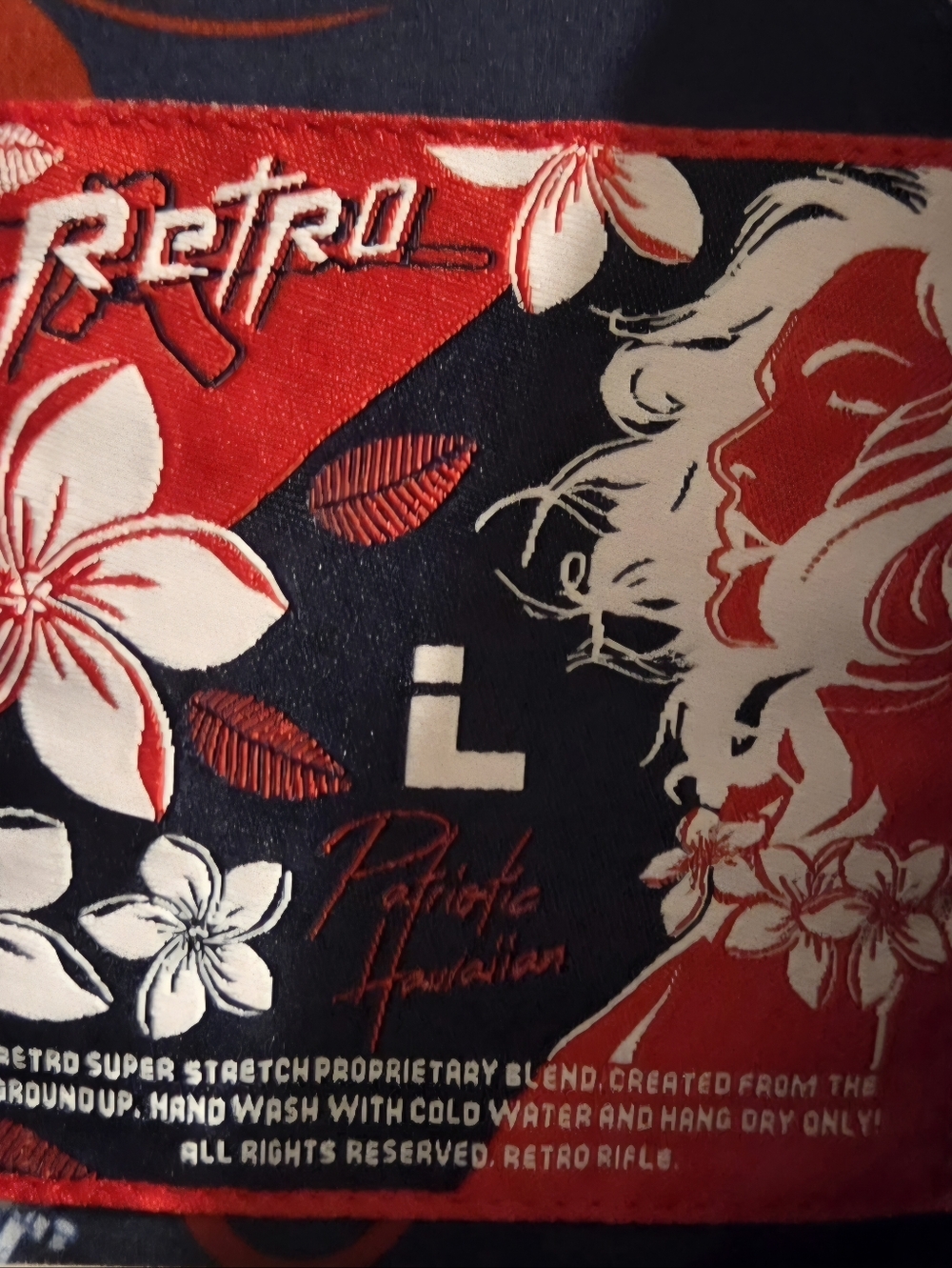 NWOT Retro Rifle Patriotic Hawaiian Shirt Size Large - Red, White, and Blue - Picture 5 of 10